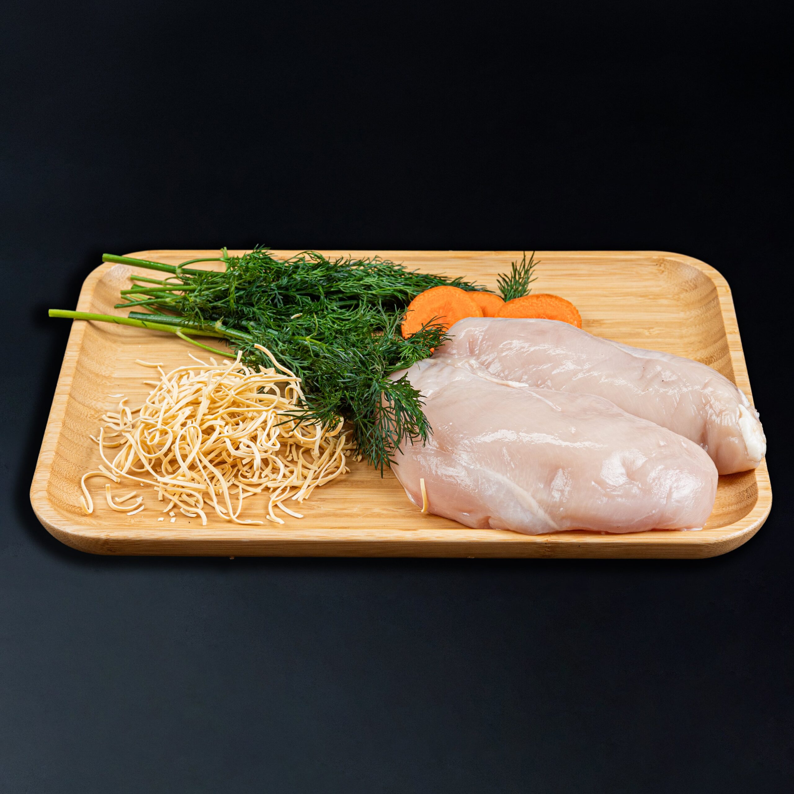 Ингредиенты для куриного супа с лапшой